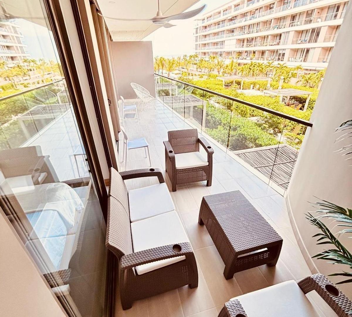 Oceanfront At Exclusive Club *