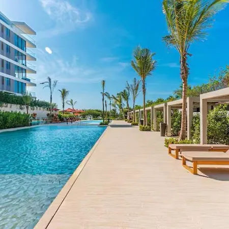 Oceanfront At Exclusive Club
