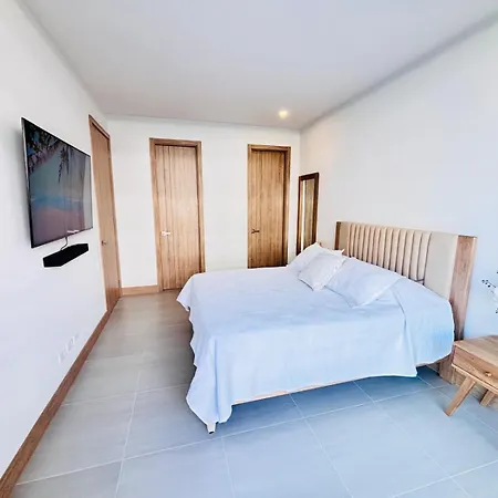 Oceanfront At Exclusive Club Cartagena