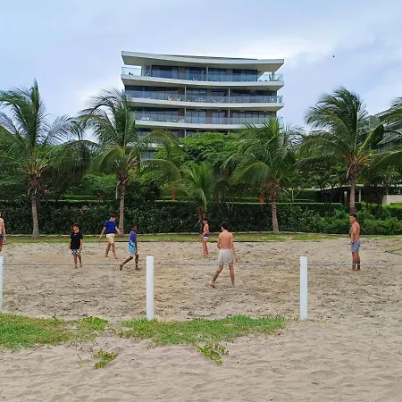 Oceanfront At Exclusive Club *